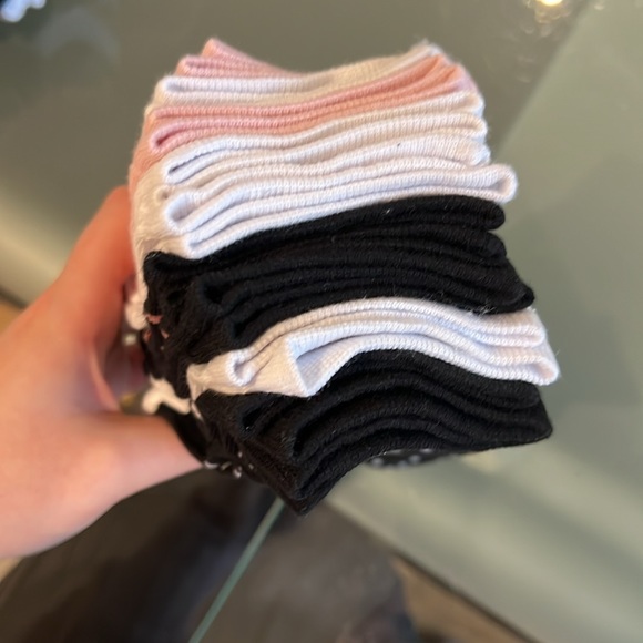 Kate Spade New York 10 Pairs Shortie Crew Socks - Picture 4 of 14